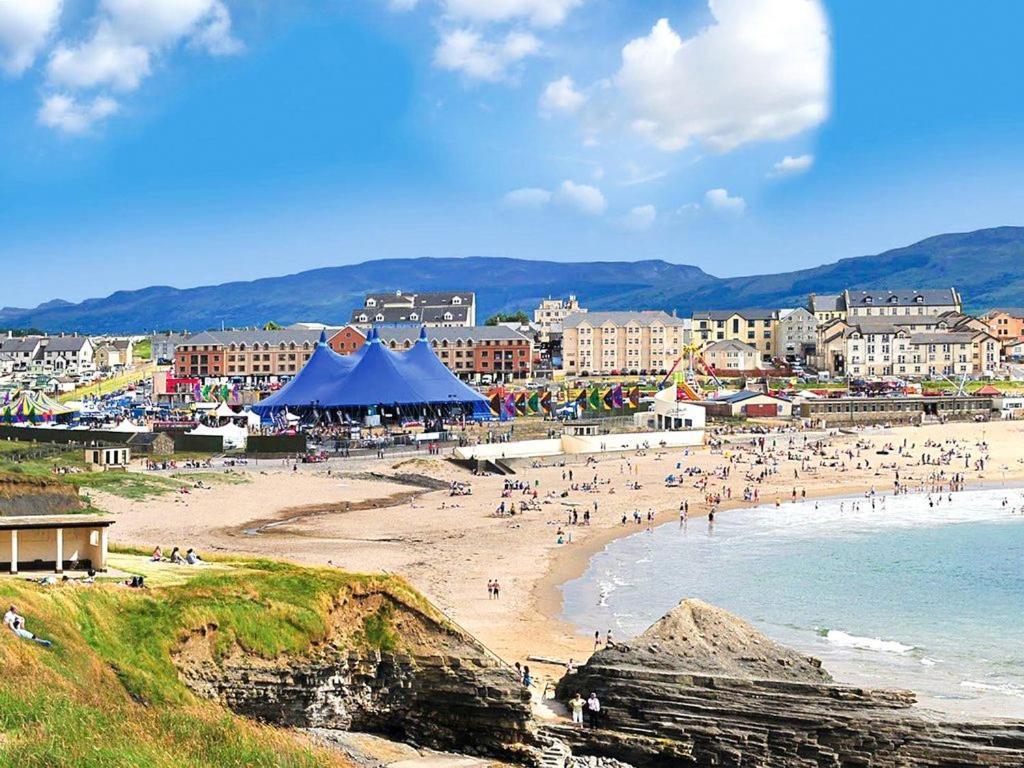 Liberty House - Bundoran Seaside Family & Surfers * Single Street
