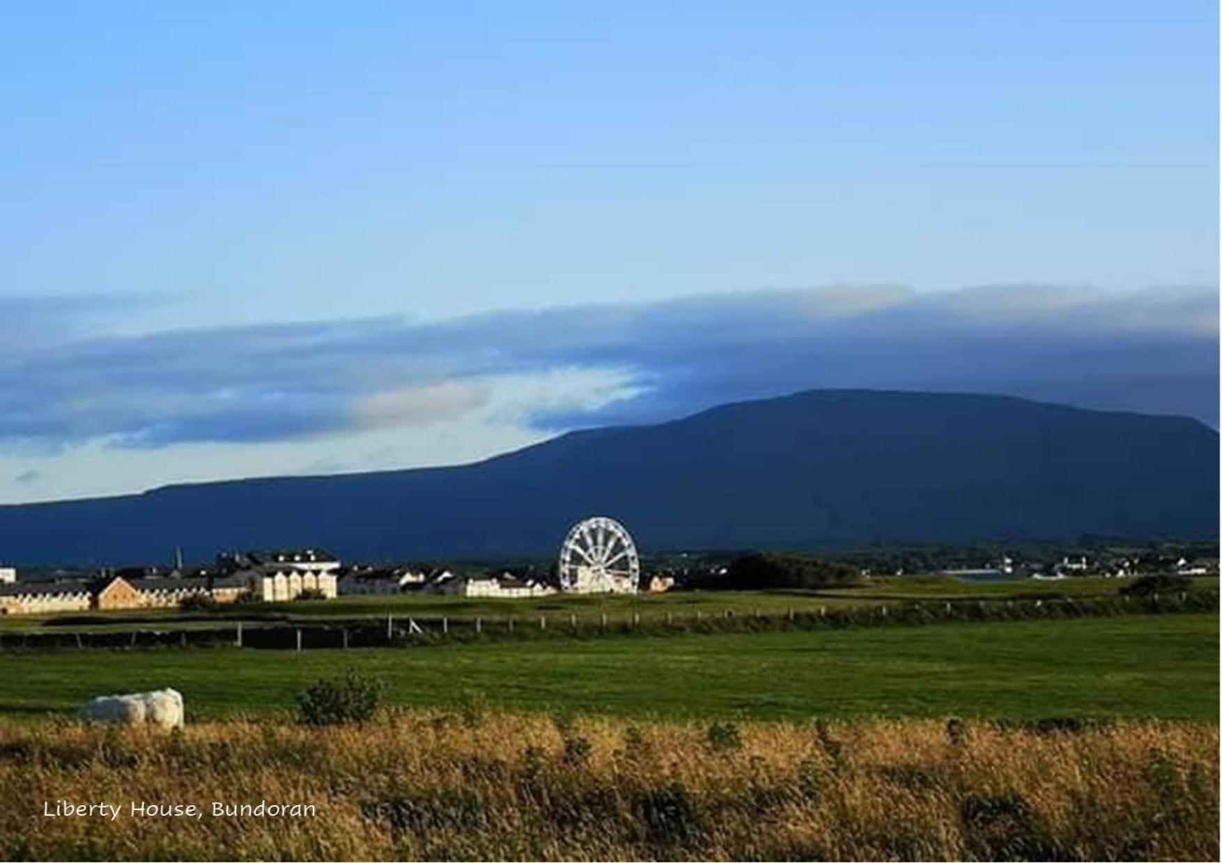 Liberty House - Bundoran Seaside Family & Surfers Holiday home Single Street