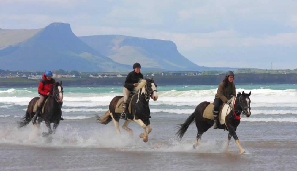 Liberty House - Bundoran Seaside Family & Surfers Holiday home Single Street