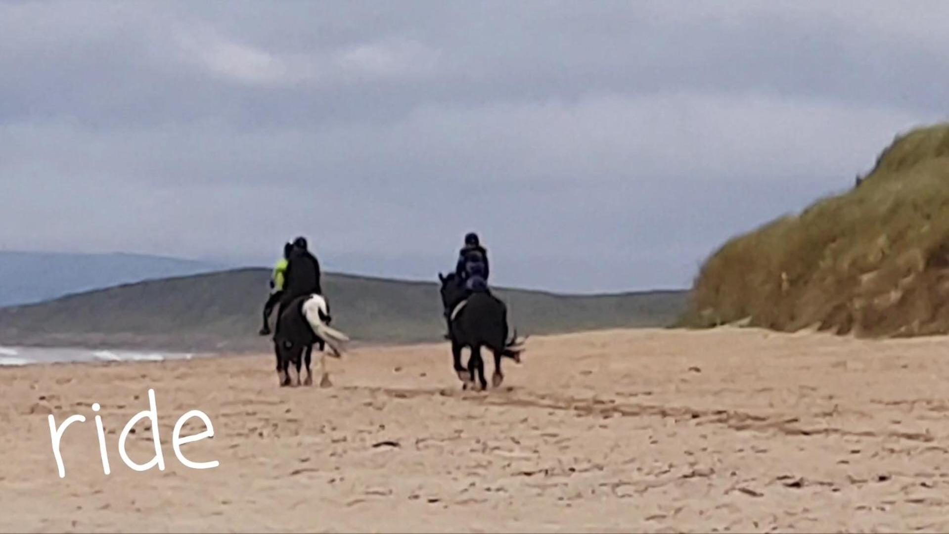 Liberty House - Bundoran Seaside Family & Surfers * Single Street