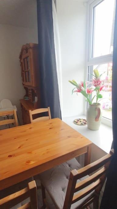 Liberty House - Bundoran Seaside Family & Surfers Single Street